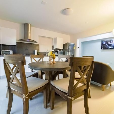 Koyari Modern Condos 9BR 7BA Sleeps 26 w/ Pool&Roof Deck Palm Beach Exterior foto