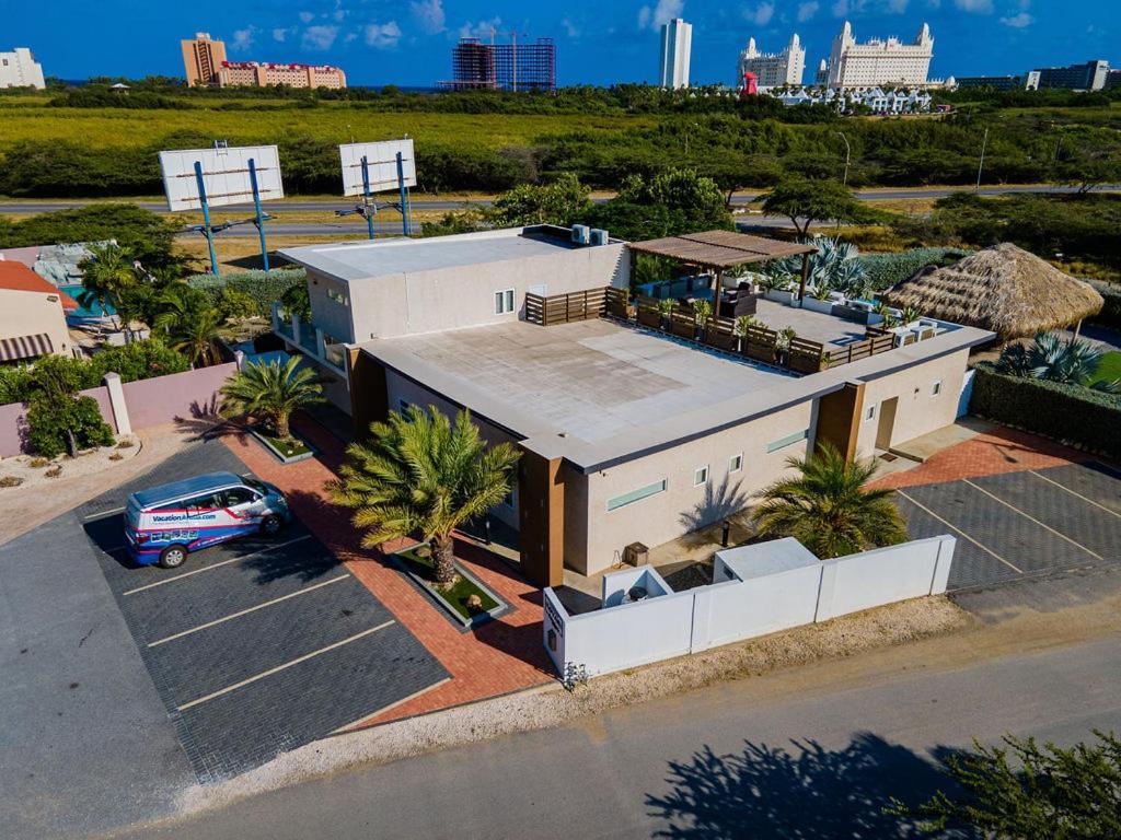 Koyari Modern Condos 9BR 7BA Sleeps 26 w/ Pool&Roof Deck Palm Beach Exterior foto