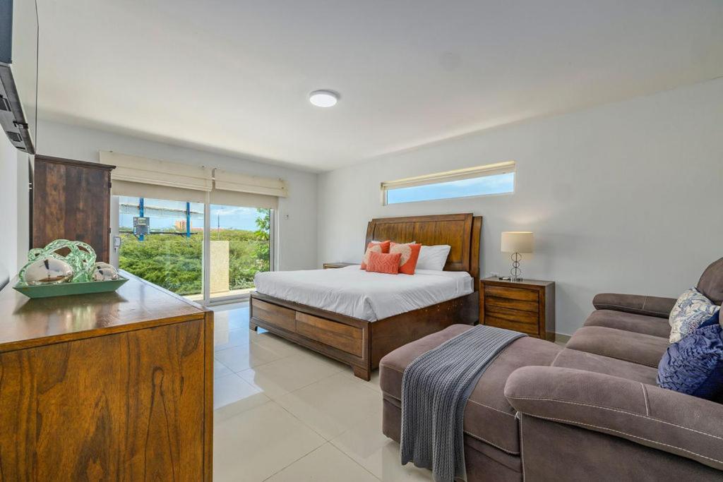 Koyari Modern Condos 9BR 7BA Sleeps 26 w/ Pool&Roof Deck Palm Beach Exterior foto