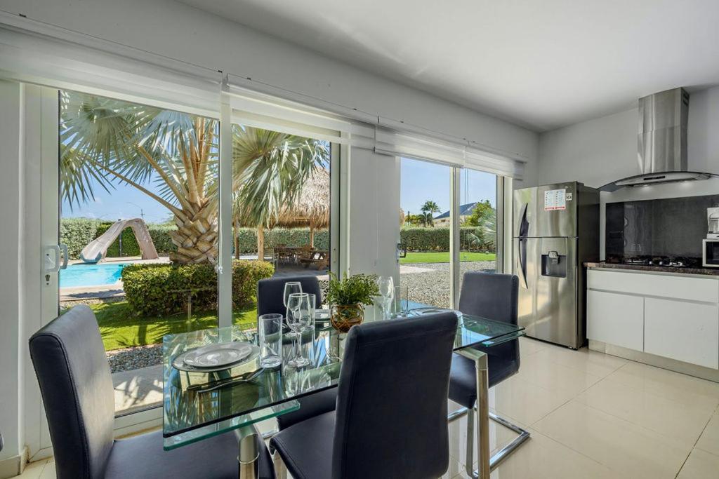 Koyari Modern Condos 9BR 7BA Sleeps 26 w/ Pool&Roof Deck Palm Beach Exterior foto