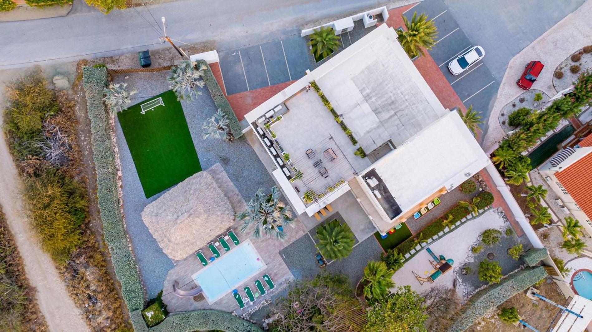 Koyari Modern Condos 9BR 7BA Sleeps 26 w/ Pool&Roof Deck Palm Beach Exterior foto