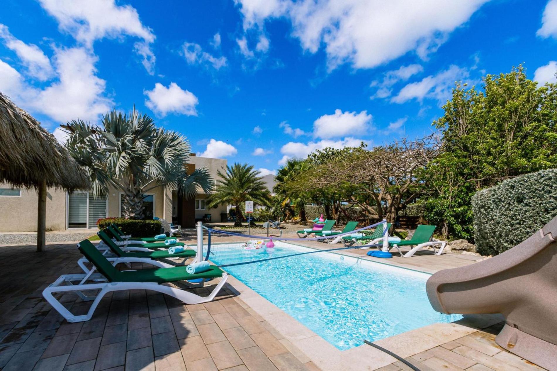 Koyari Modern Condos 9BR 7BA Sleeps 26 w/ Pool&Roof Deck Palm Beach Exterior foto