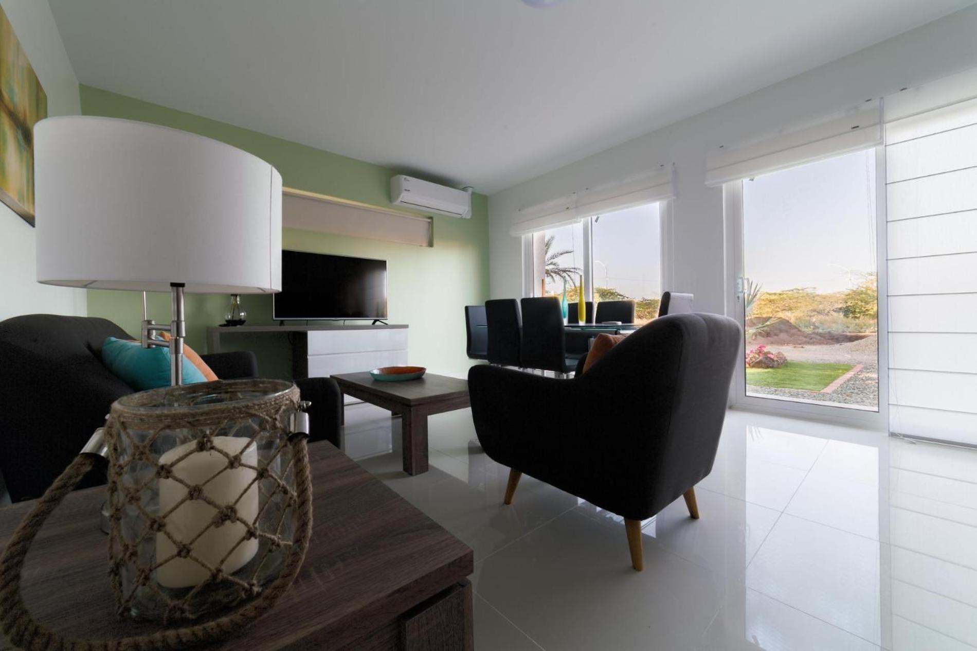 Koyari Modern Condos 9BR 7BA Sleeps 26 w/ Pool&Roof Deck Palm Beach Exterior foto