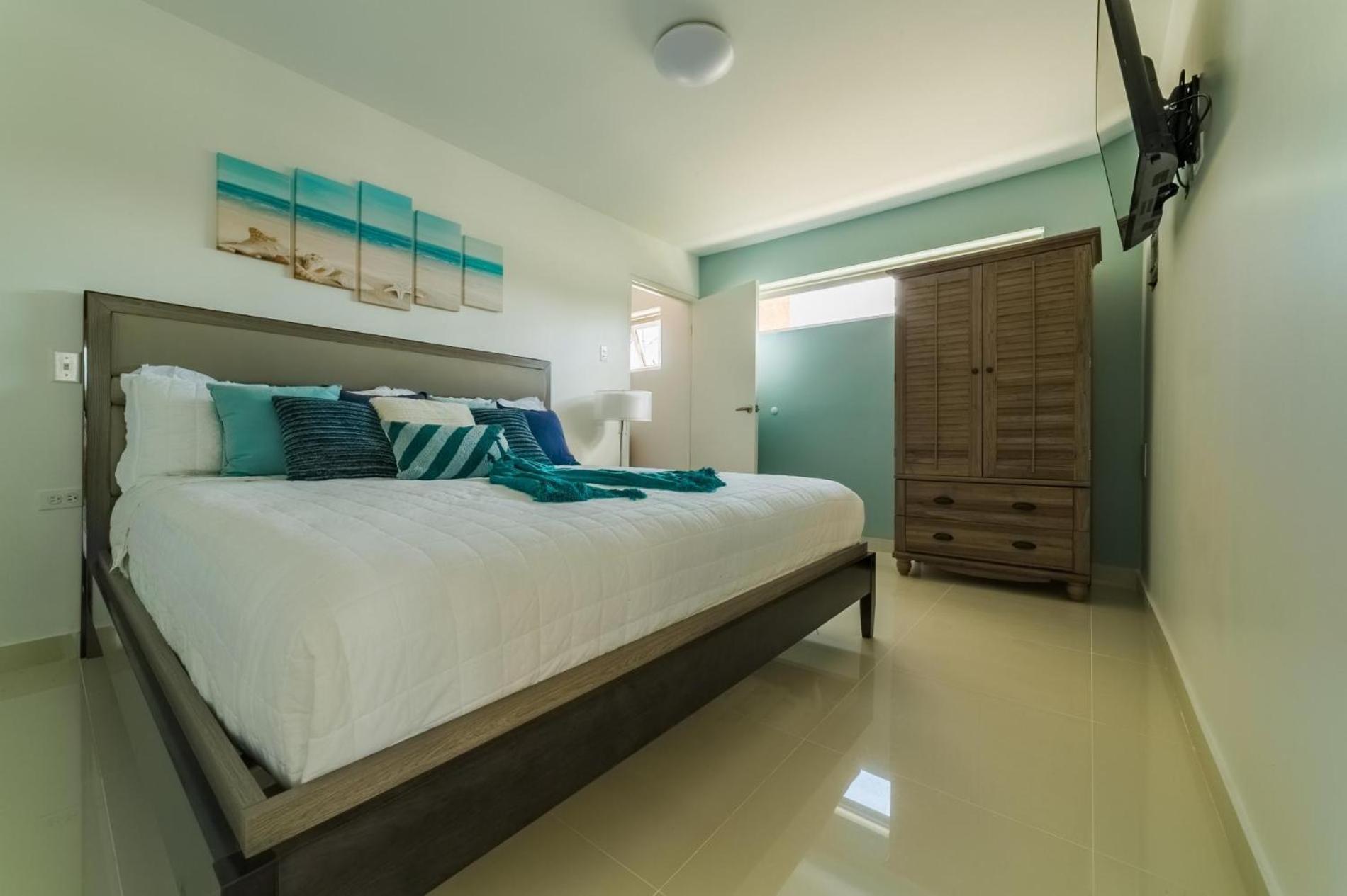 Koyari Modern Condos 9BR 7BA Sleeps 26 w/ Pool&Roof Deck Palm Beach Exterior foto